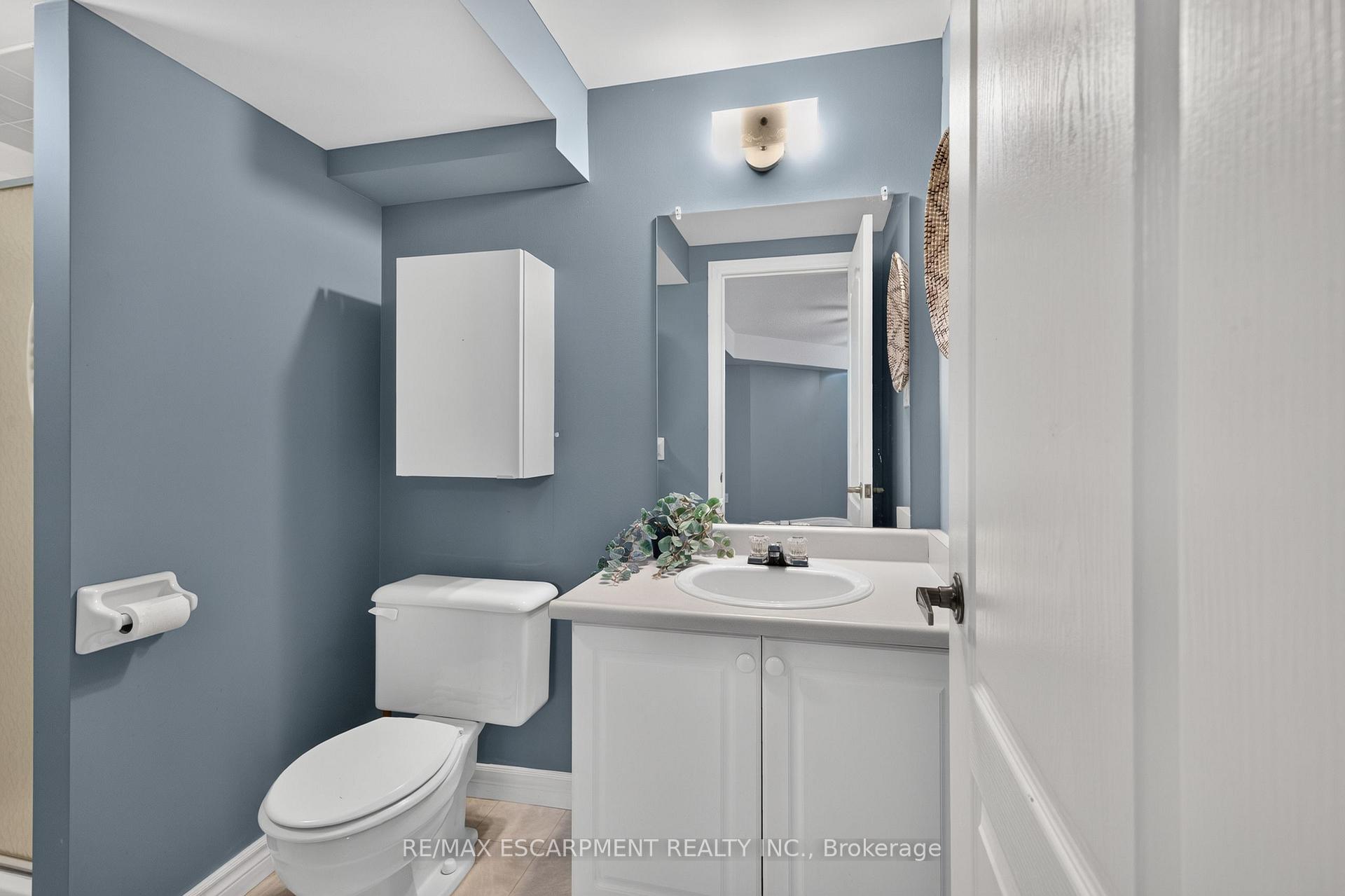Photo 24 of Unit 9, 175 Fiddlers Green Road, Hamilton, Ancaster — HOMEH