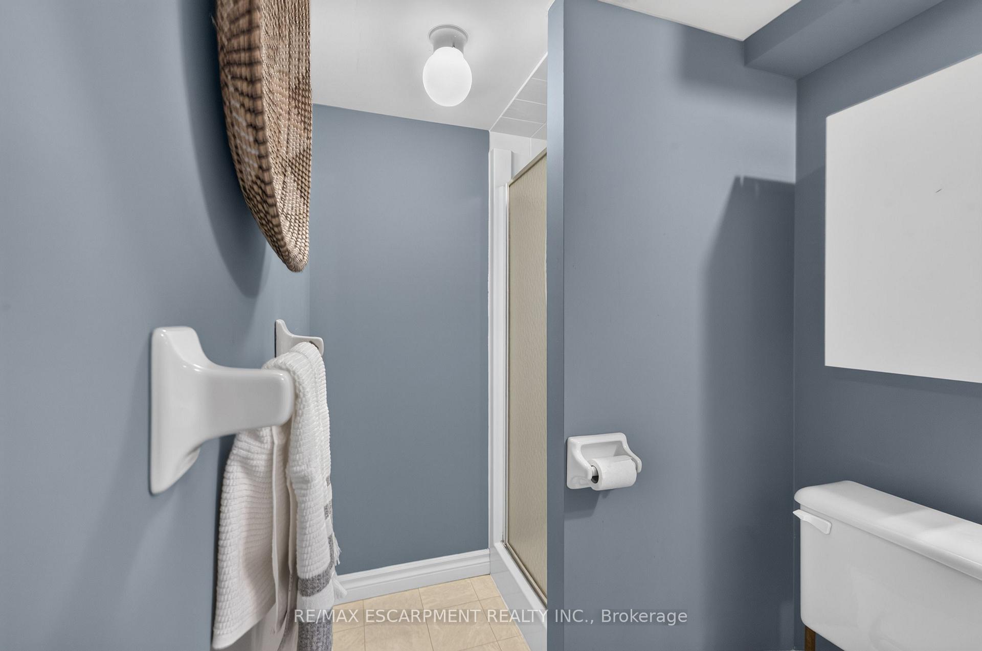 Photo 25 of Unit 9, 175 Fiddlers Green Road, Hamilton, Ancaster — HOMEH