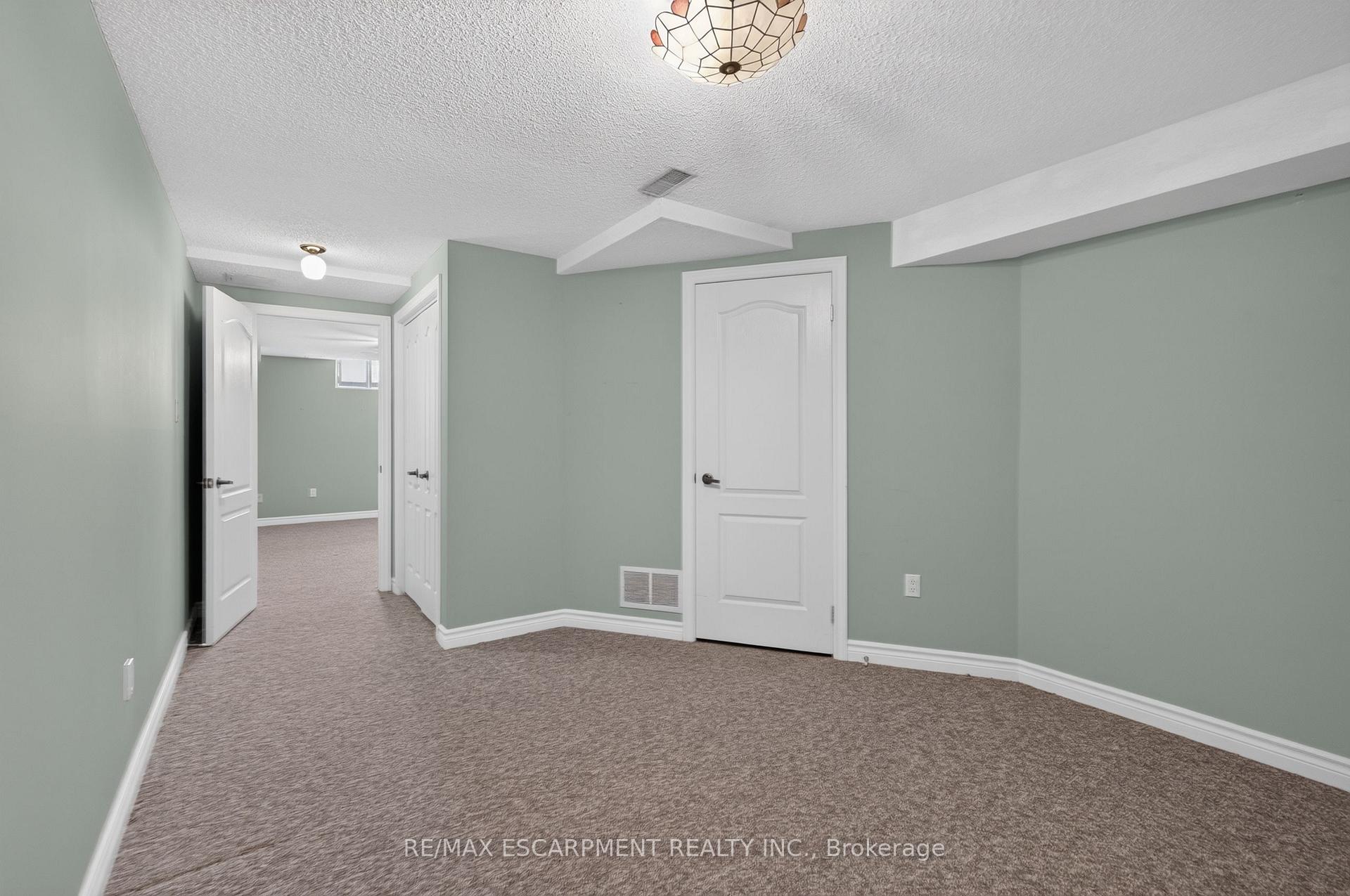 Photo 26 of Unit 9, 175 Fiddlers Green Road, Hamilton, Ancaster — HOMEH