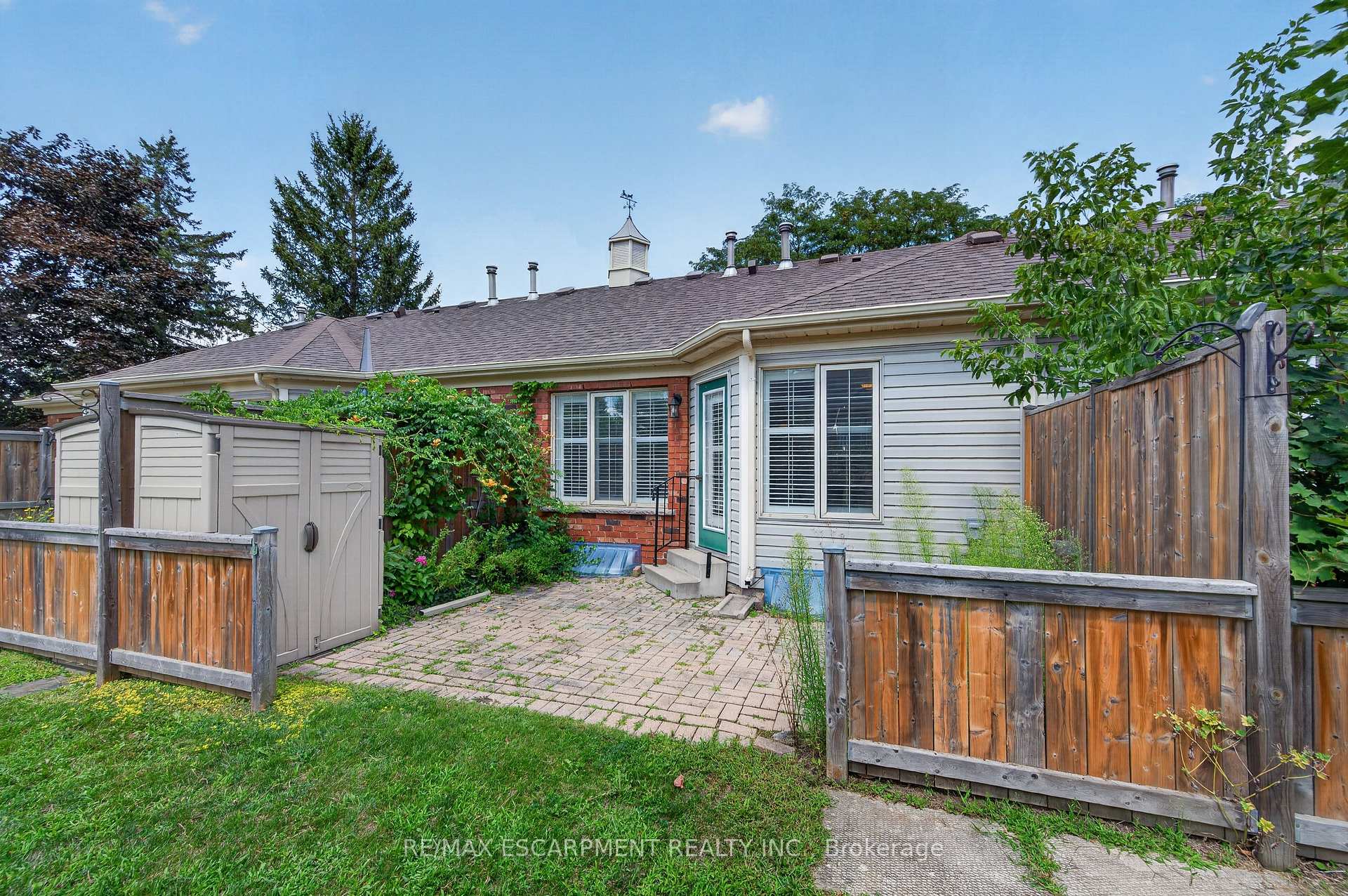 Photo 31 of Unit 9, 175 Fiddlers Green Road, Hamilton, Ancaster — HOMEH
