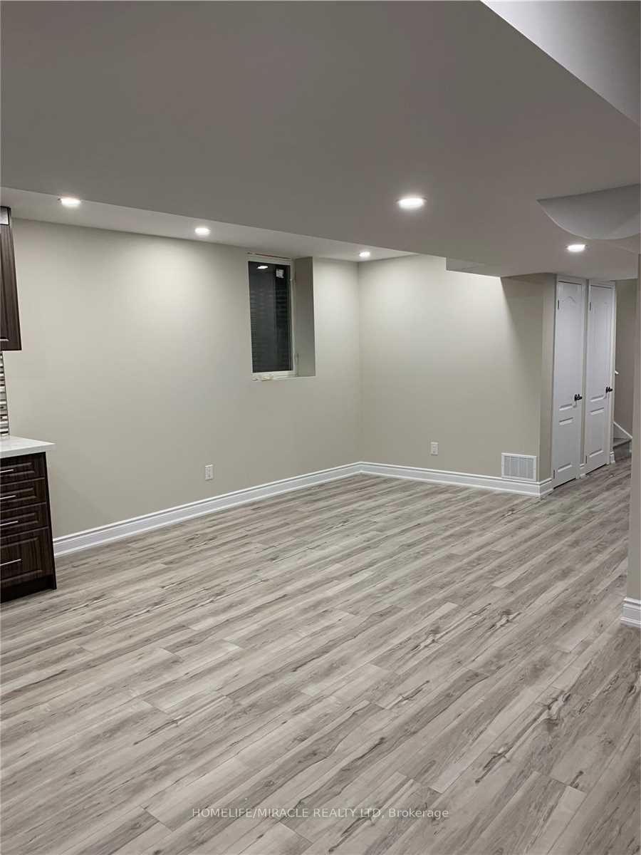 Photo 3 of 210 Bellchase Trail, Brampton, Bram East — HOMEH