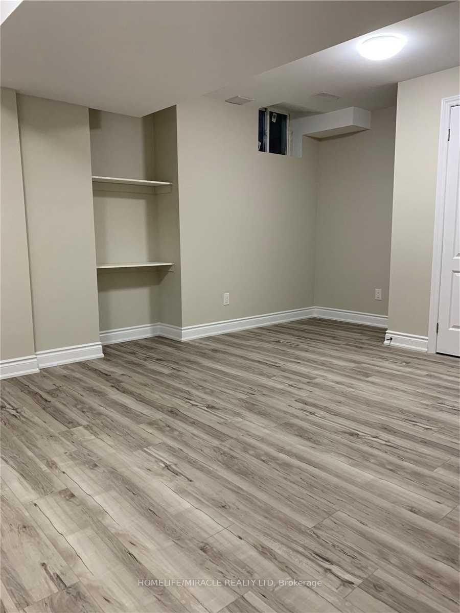 Photo 4 of 210 Bellchase Trail, Brampton, Bram East — HOMEH