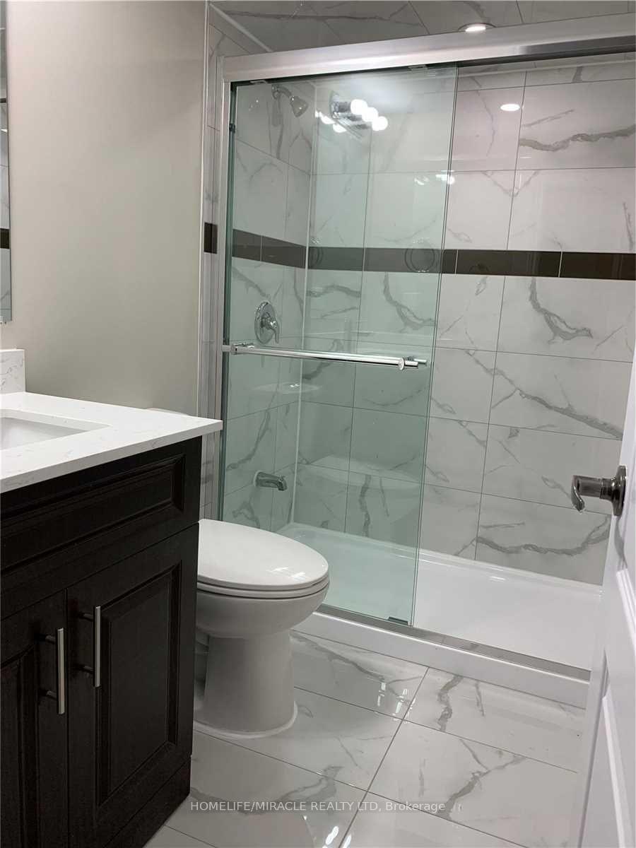 Photo 7 of 210 Bellchase Trail, Brampton, Bram East — HOMEH