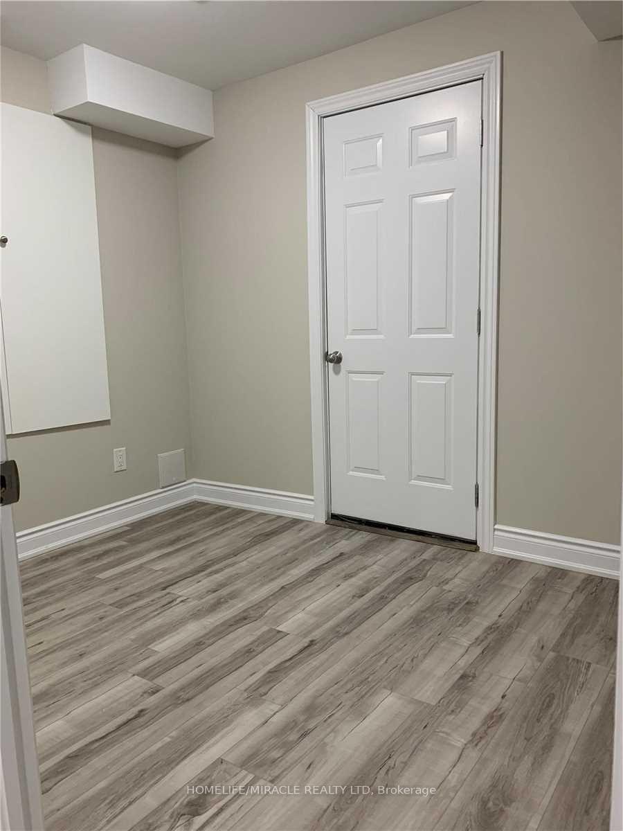Photo 9 of 210 Bellchase Trail, Brampton, Bram East — HOMEH