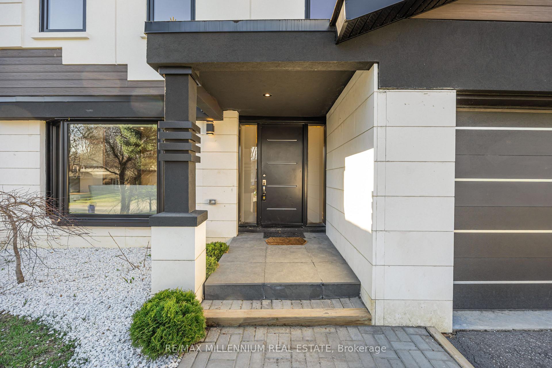 Photo 2 of 14 Portree Crescent, Markham, Royal Orchard — HOMEH