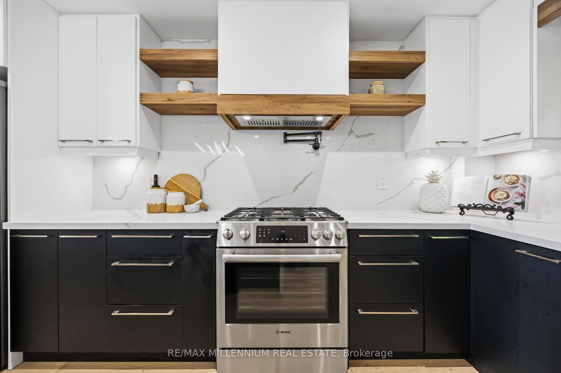 Photo 15 of 14 Portree Crescent, Markham, Royal Orchard — HOMEH
