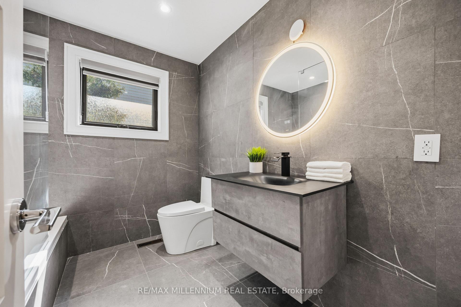 Photo 34 of 14 Portree Crescent, Markham, Royal Orchard — HOMEH