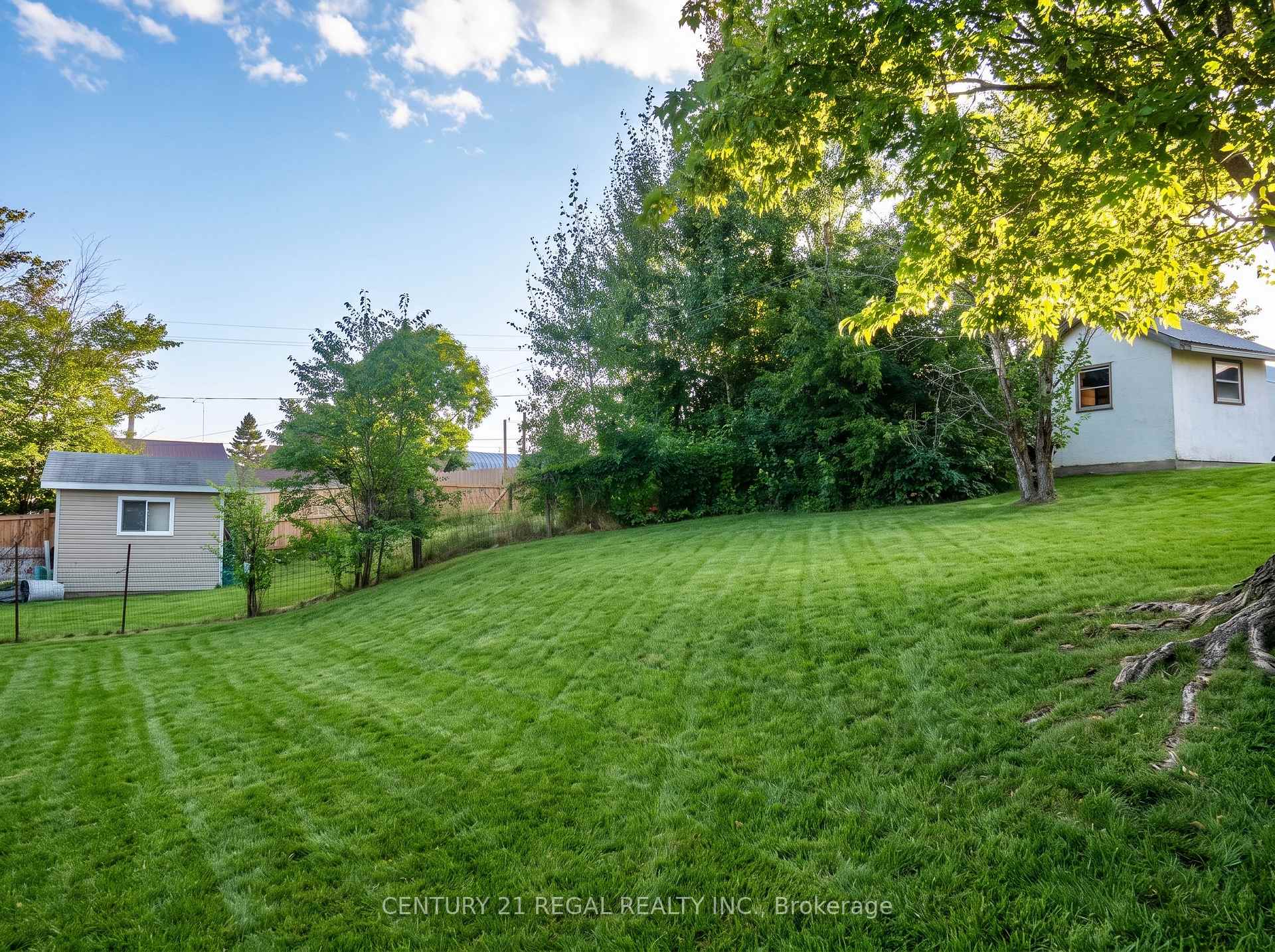 Photo 25 of 50 Beech Street, Greater Sudbury, Sudbury — HOMEH