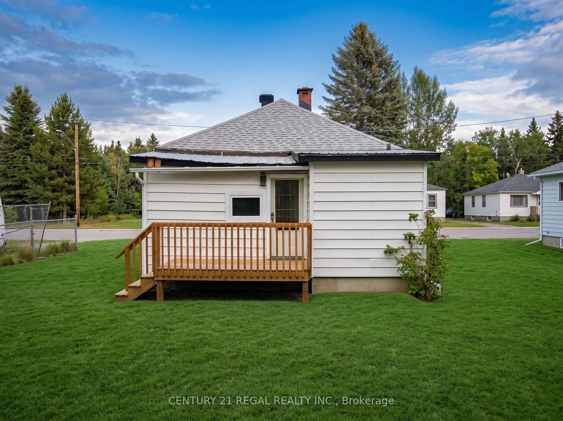 Photo 26 of 50 Beech Street, Greater Sudbury, Sudbury — HOMEH