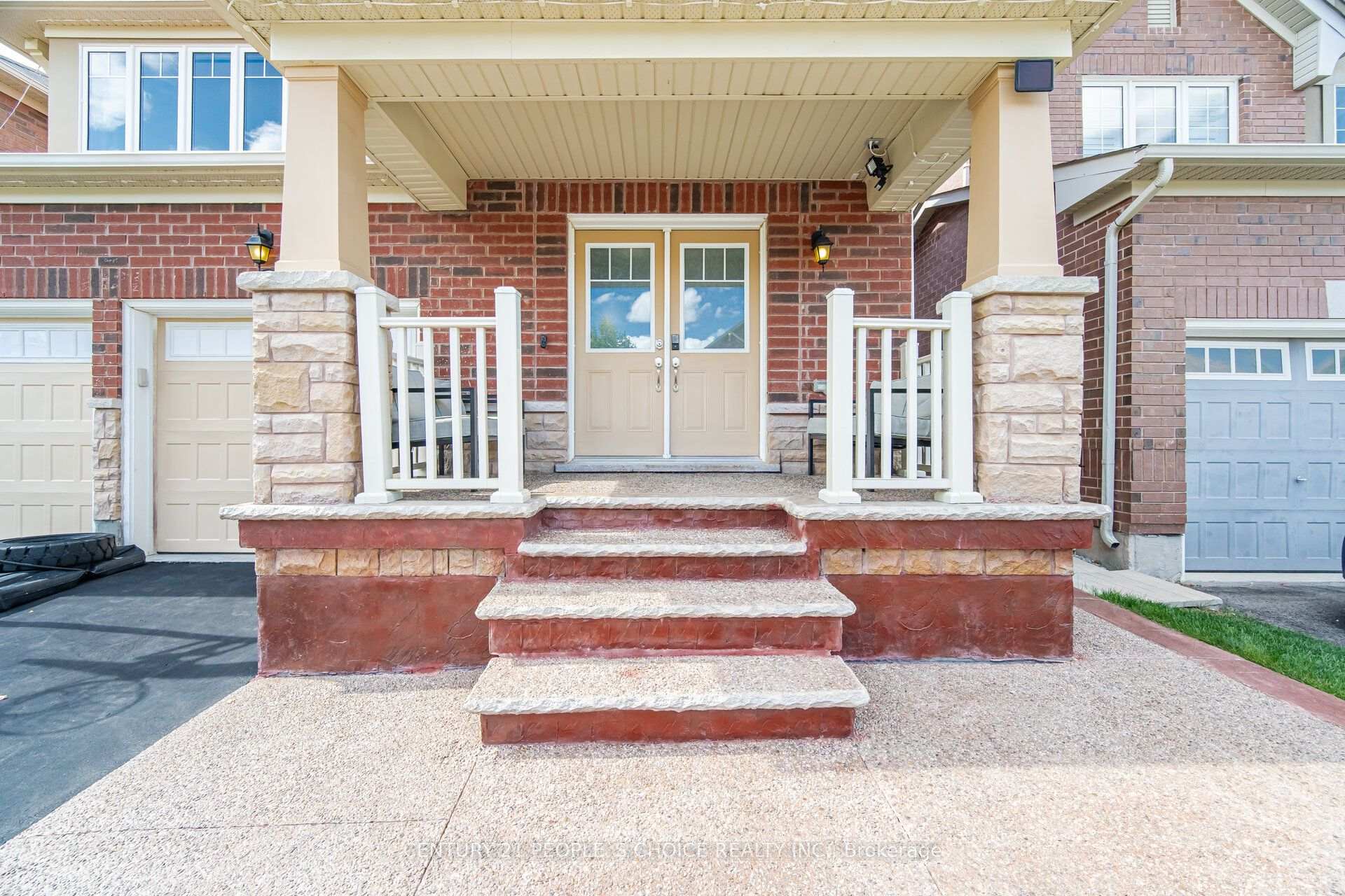 Photo 3 of 96 Enford Crescent, Brampton, Northwest Brampton — HOMEH