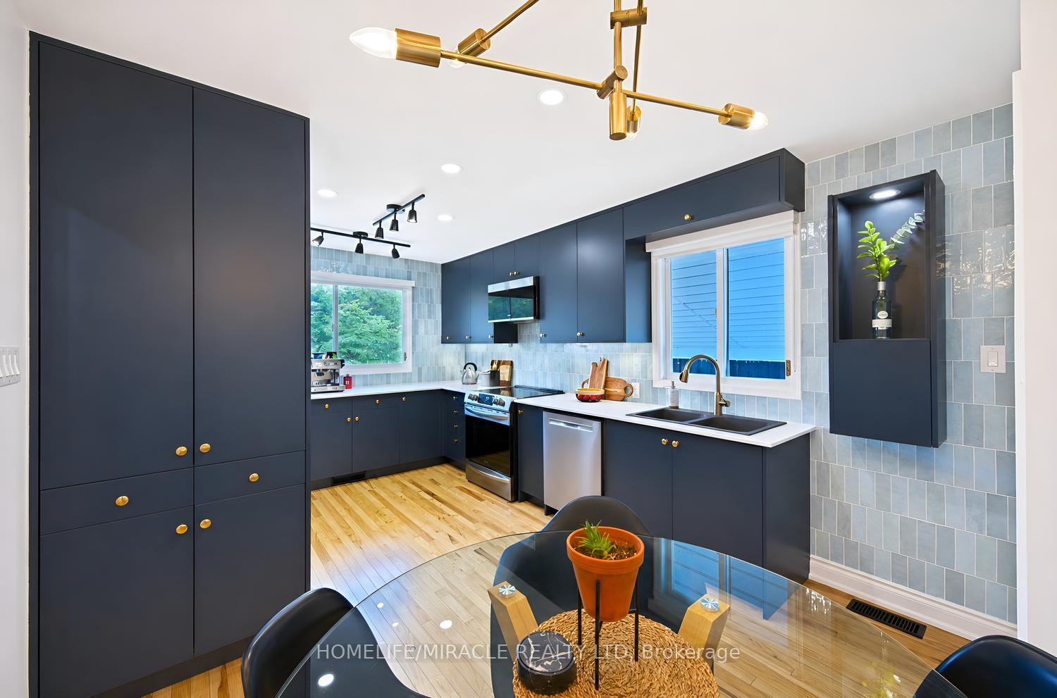 Photo 12 of 2108 Falmouth Terrace, Burlington, Brant Hills — HOMEH