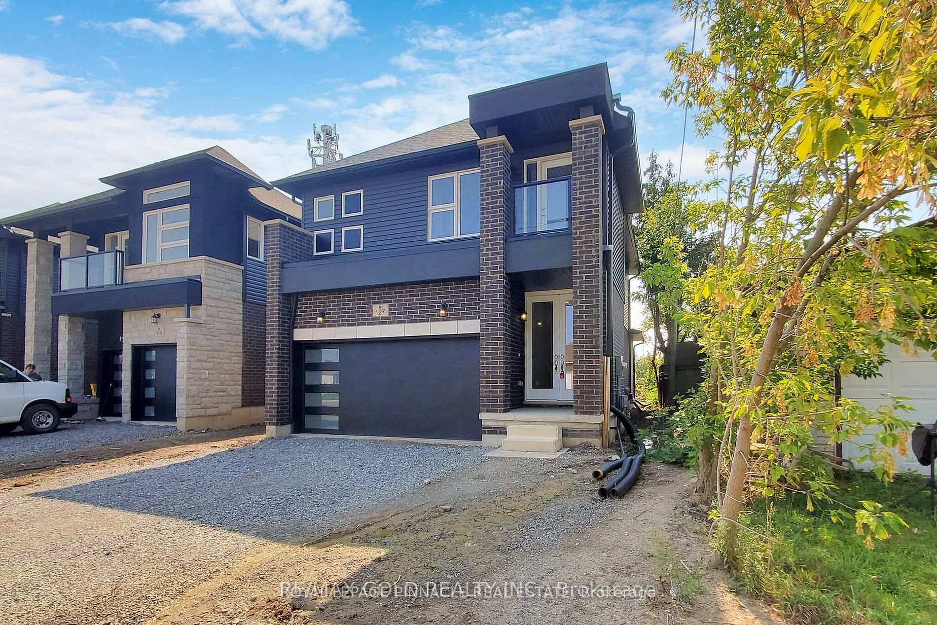 Photo 3 of 127 Laugher Avenue, Welland, Lincoln/Crowland — HOMEH