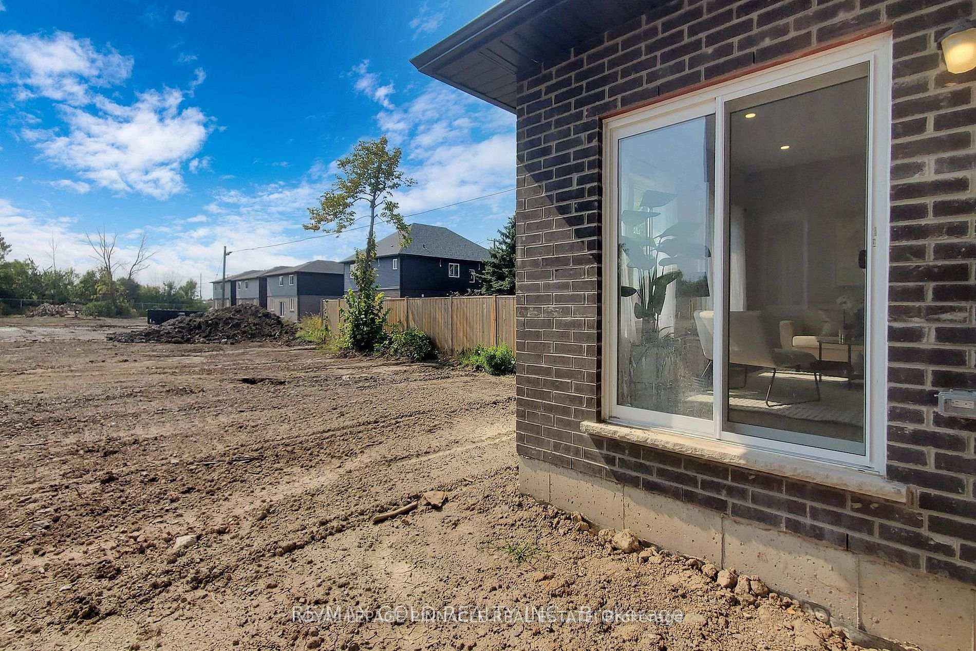 Photo 48 of 127 Laugher Avenue, Welland, Lincoln/Crowland — HOMEH