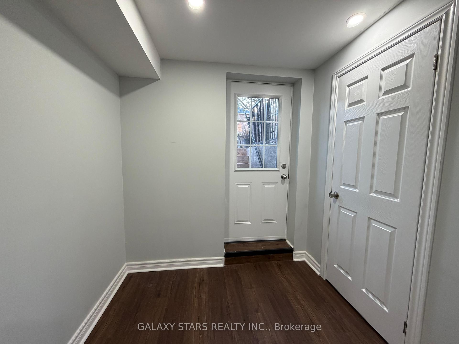 Photo 2 of Unit Bsmnt, 26 Stevensgate Drive, Ajax, Northwest Ajax — HOMEH