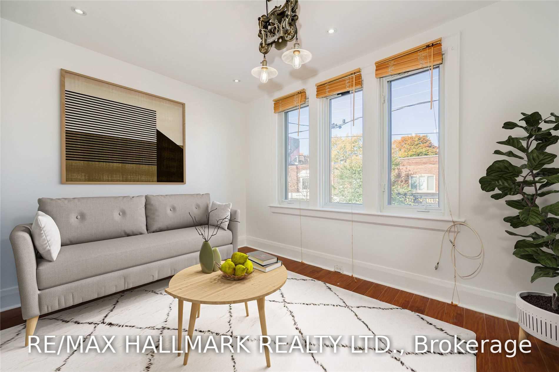 Photo 3 of Unit 2nd Fl, 1001 Kingston Road, Toronto, The Beaches — HOMEH