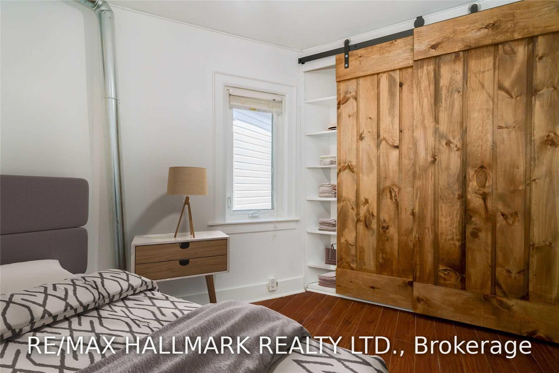 Photo 7 of Unit 2nd Fl, 1001 Kingston Road, Toronto, The Beaches — HOMEH