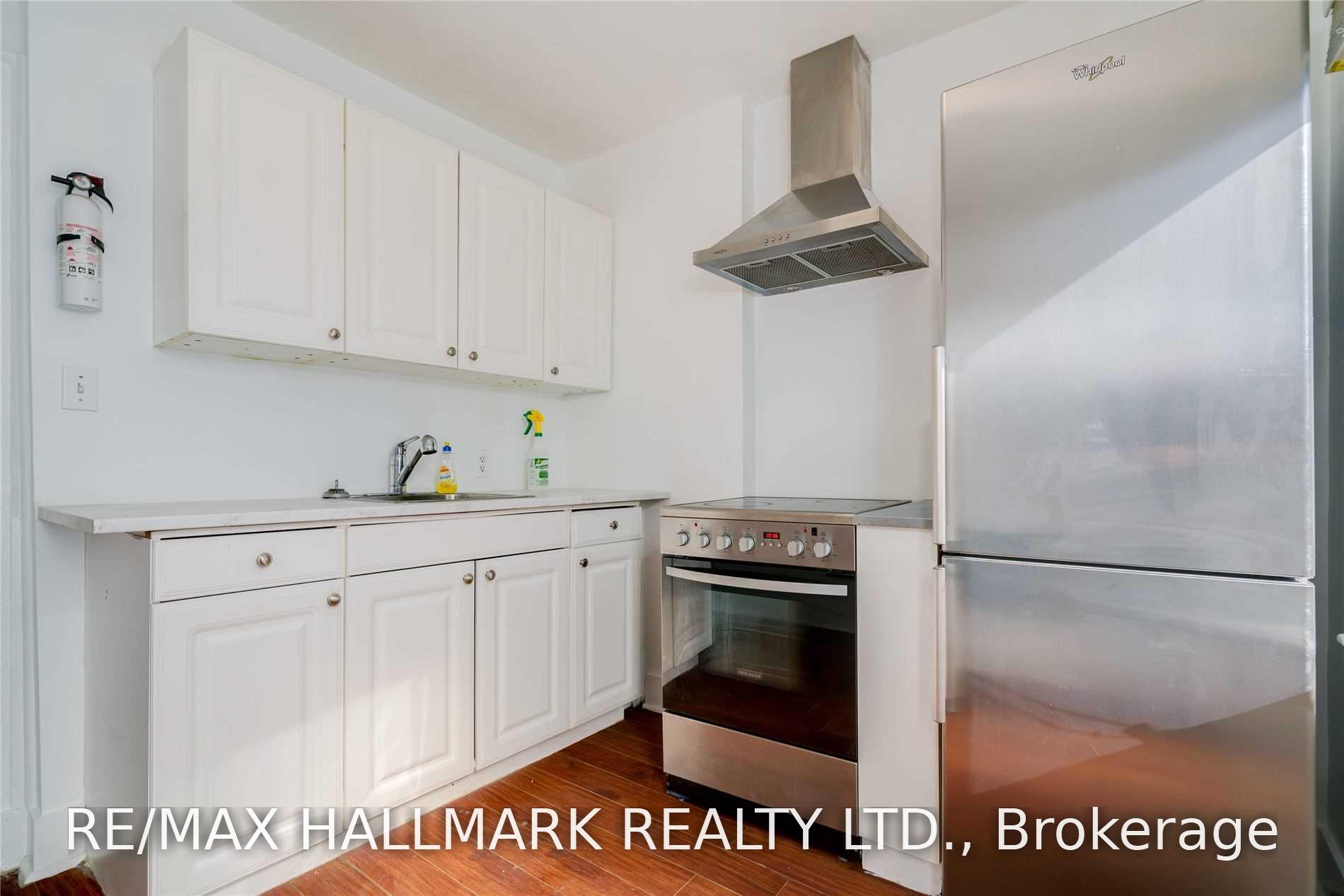 Photo 10 of Unit 2nd Fl, 1001 Kingston Road, Toronto, The Beaches — HOMEH