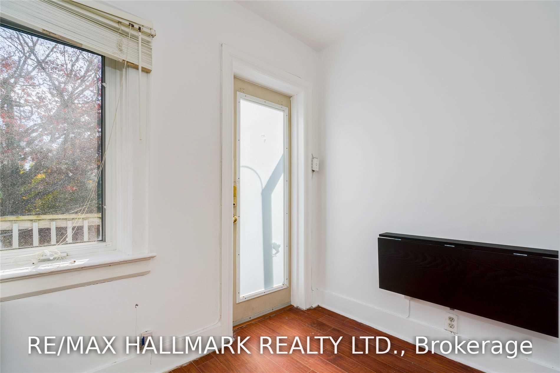 Photo 11 of Unit 2nd Fl, 1001 Kingston Road, Toronto, The Beaches — HOMEH