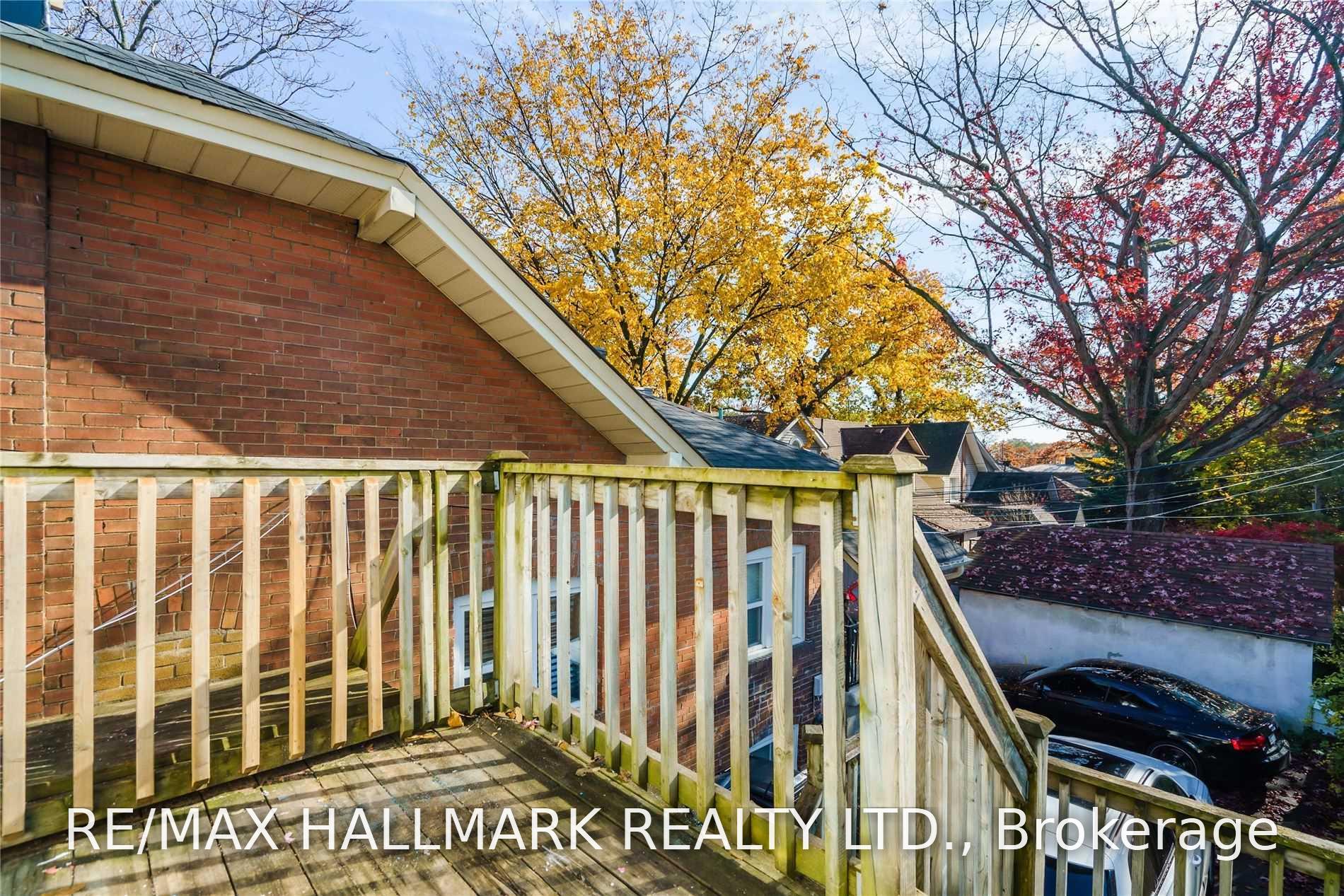 Photo 12 of Unit 2nd Fl, 1001 Kingston Road, Toronto, The Beaches — HOMEH