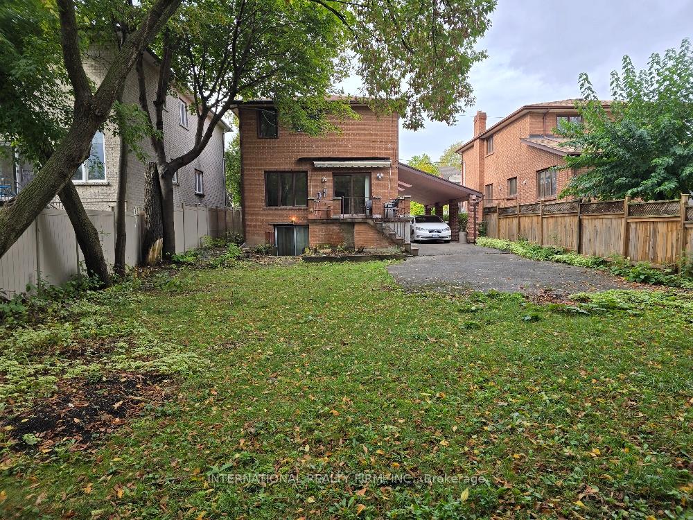 Photo 2 of 607 Coldstream Avenue, Toronto, Englemount-Lawrence — HOMEH