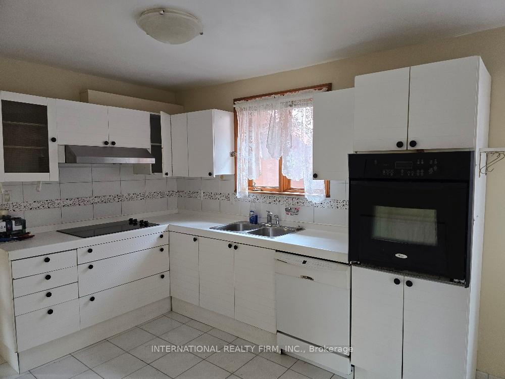 Photo 12 of 607 Coldstream Avenue, Toronto, Englemount-Lawrence — HOMEH