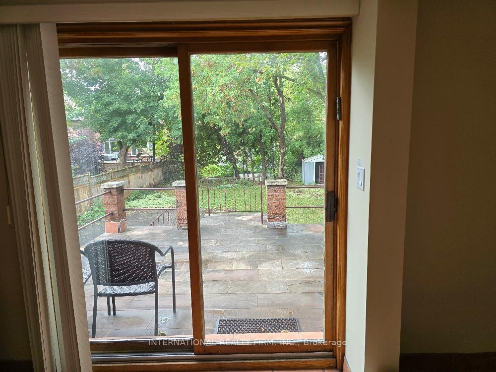 Photo 15 of 607 Coldstream Avenue, Toronto, Englemount-Lawrence — HOMEH