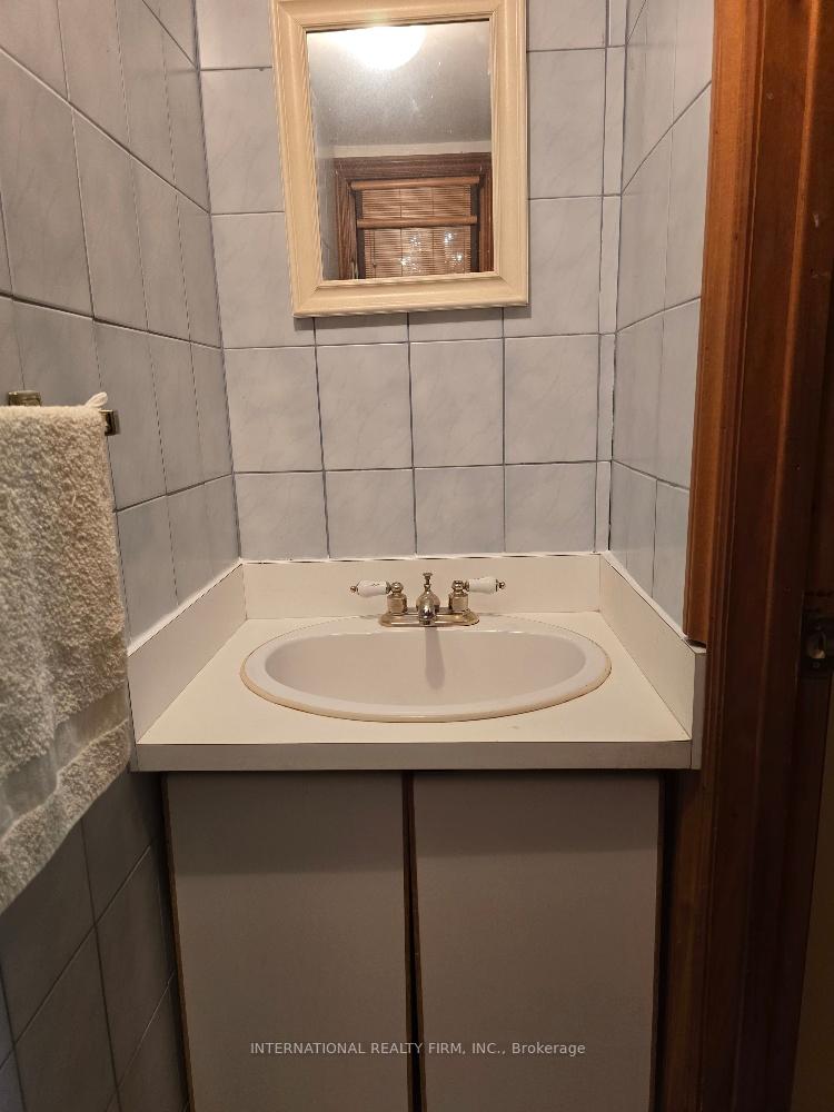 Photo 18 of 607 Coldstream Avenue, Toronto, Englemount-Lawrence — HOMEH