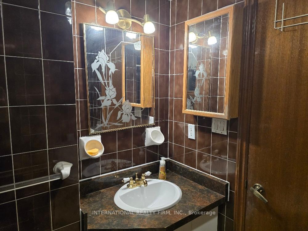 Photo 22 of 607 Coldstream Avenue, Toronto, Englemount-Lawrence — HOMEH