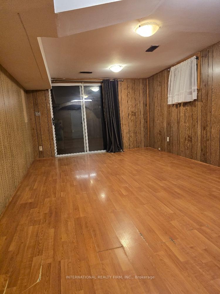 Photo 23 of 607 Coldstream Avenue, Toronto, Englemount-Lawrence — HOMEH