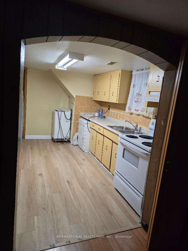Photo 29 of 607 Coldstream Avenue, Toronto, Englemount-Lawrence — HOMEH