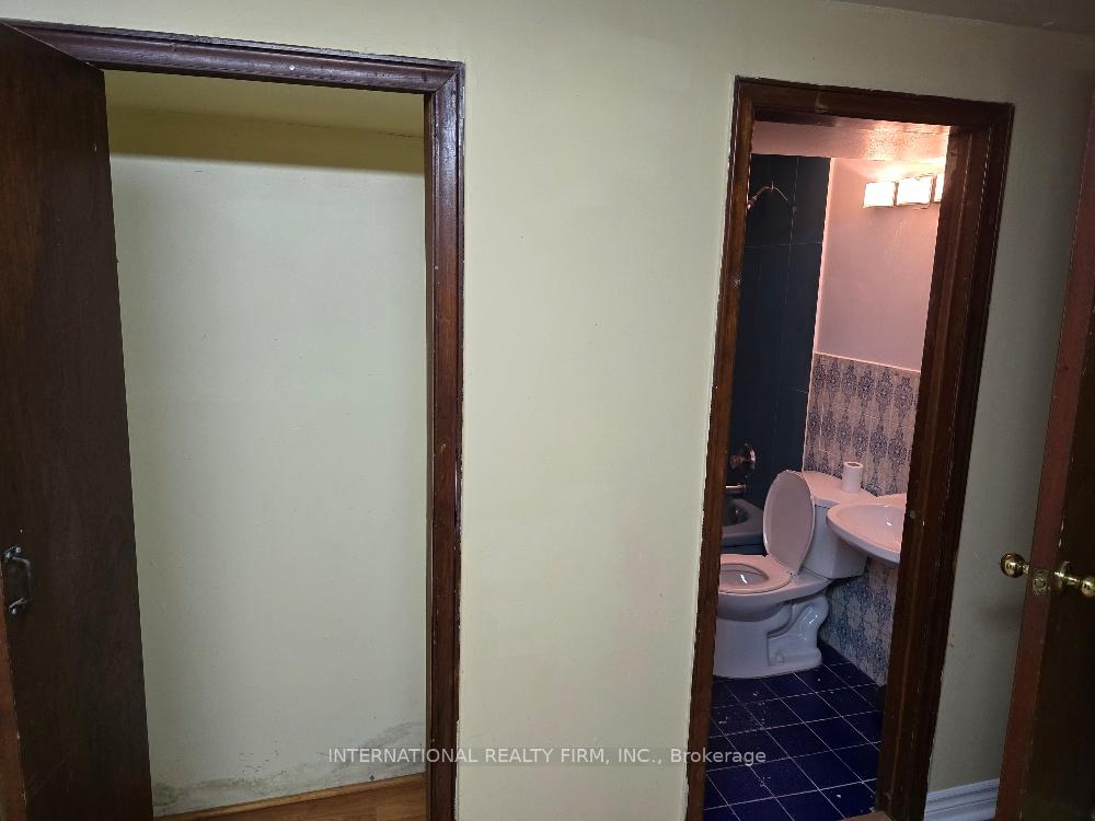 Photo 31 of 607 Coldstream Avenue, Toronto, Englemount-Lawrence — HOMEH