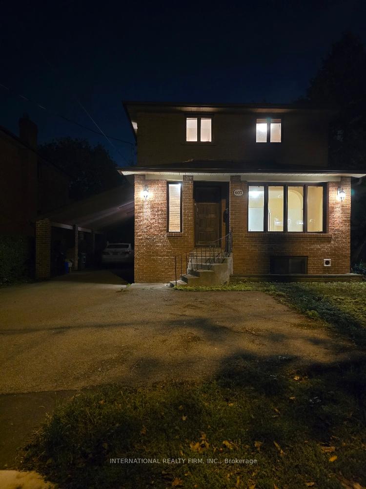 Photo 35 of 607 Coldstream Avenue, Toronto, Englemount-Lawrence — HOMEH