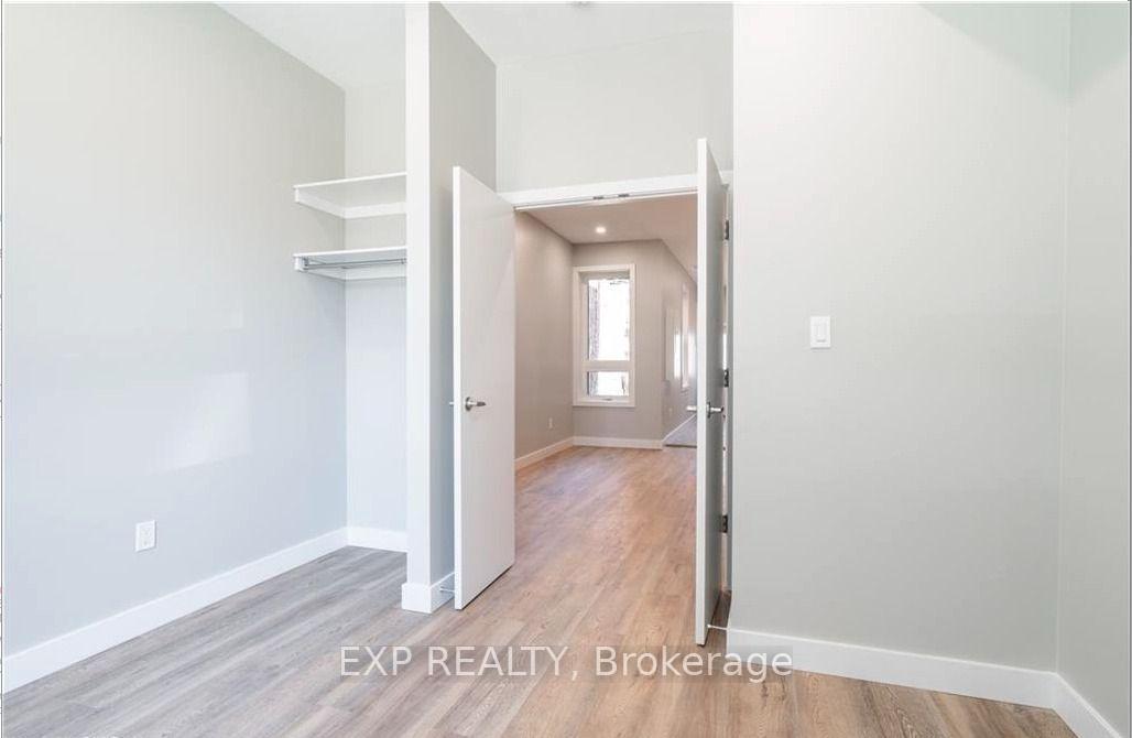 Photo 2 of Unit 2, 104 Wellington Street N, Hamilton, Landsdale — HOMEH