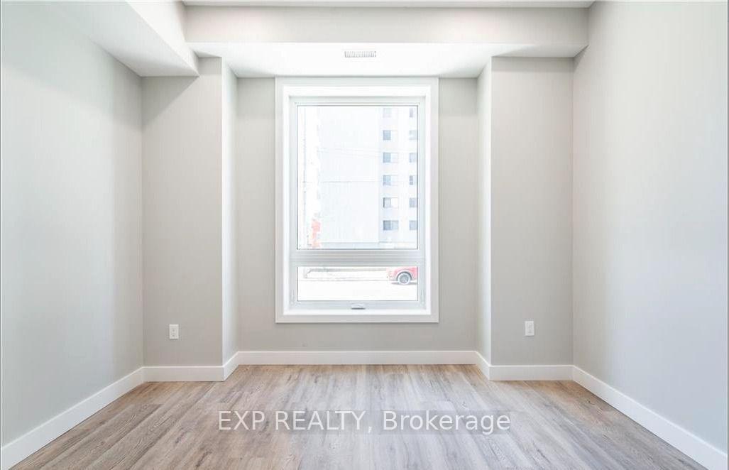 Photo 3 of Unit 2, 104 Wellington Street N, Hamilton, Landsdale — HOMEH