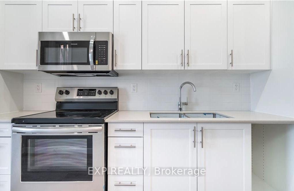 Photo 7 of Unit 2, 104 Wellington Street N, Hamilton, Landsdale — HOMEH
