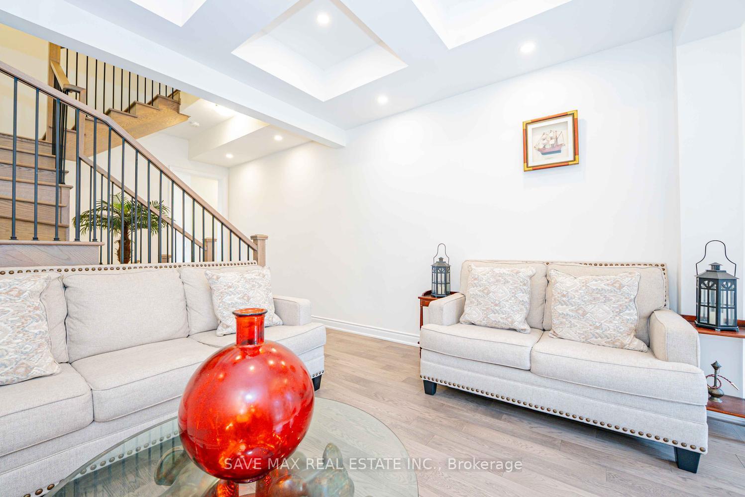 Photo 9 of 1320 Anthonia Trail, Oakville, Joshua Meadows — HOMEH