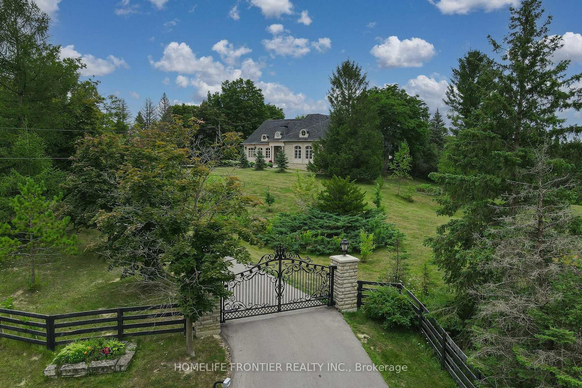 Photo 5 of 7645 16th Side Road, King, Rural King — HOMEH