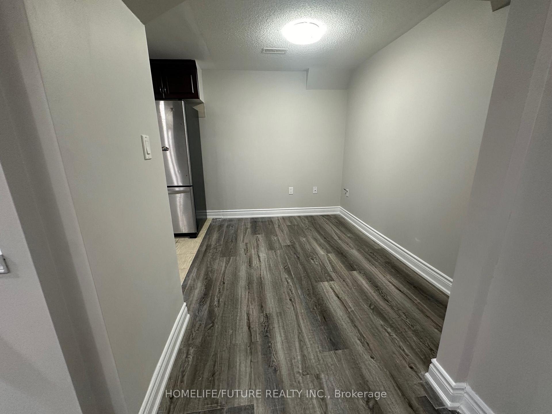 Photo 17 of 626 Highglen Avenue, Markham, Middlefield — HOMEH
