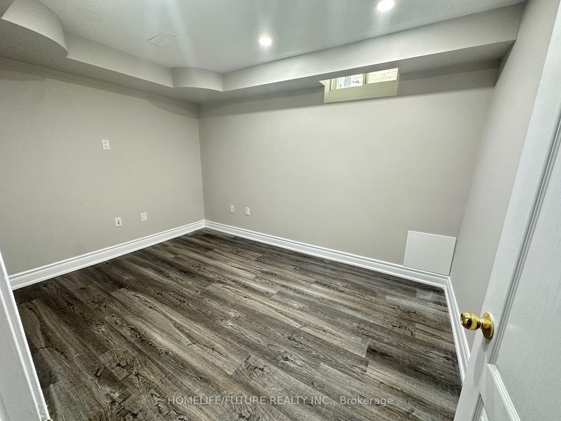 Photo 30 of 626 Highglen Avenue, Markham, Middlefield — HOMEH