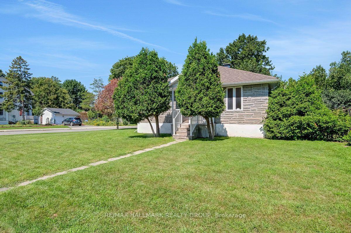 Photo 6 of 212 Anna Avenue, Ottawa, Carlington — HOMEH