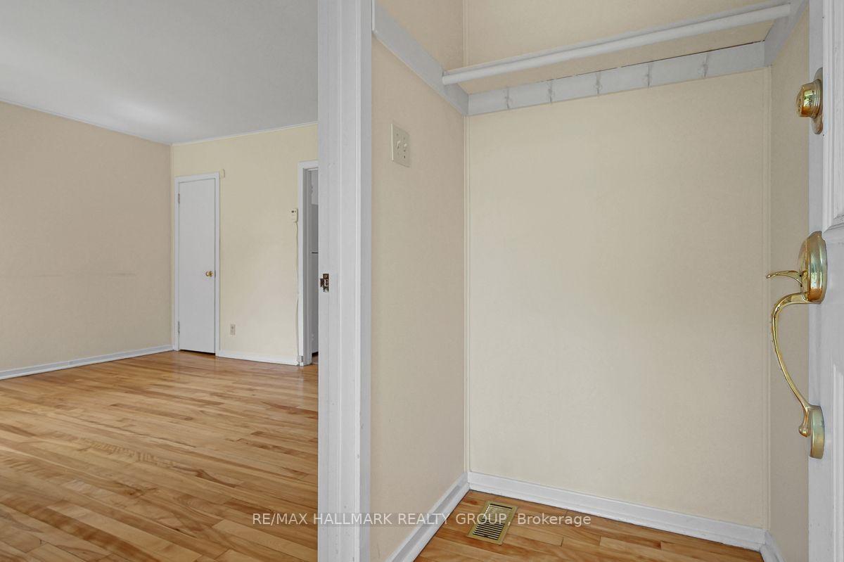 Photo 7 of 212 Anna Avenue, Ottawa, Carlington — HOMEH