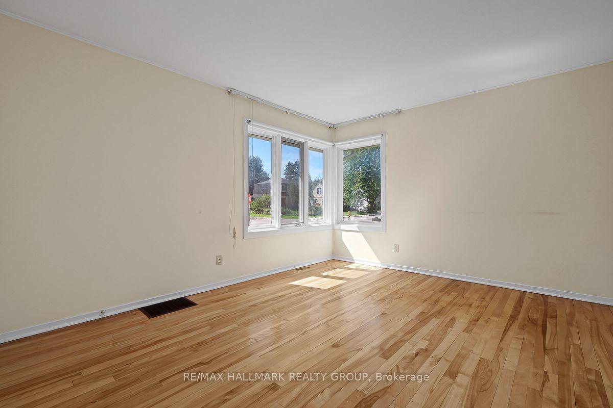 Photo 8 of 212 Anna Avenue, Ottawa, Carlington — HOMEH