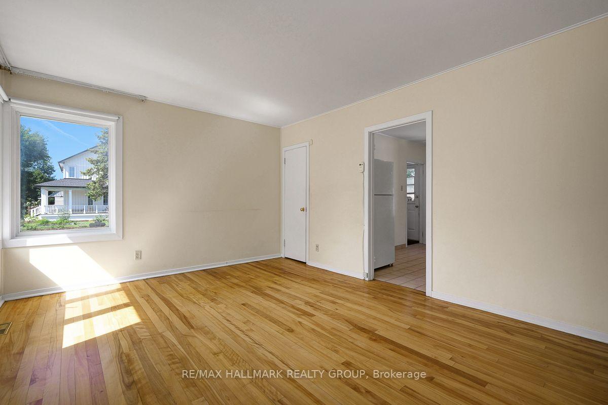 Photo 10 of 212 Anna Avenue, Ottawa, Carlington — HOMEH