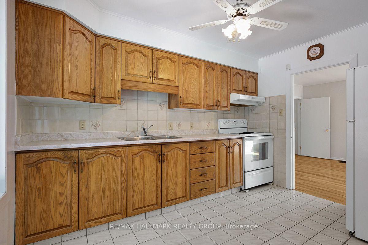Photo 13 of 212 Anna Avenue, Ottawa, Carlington — HOMEH