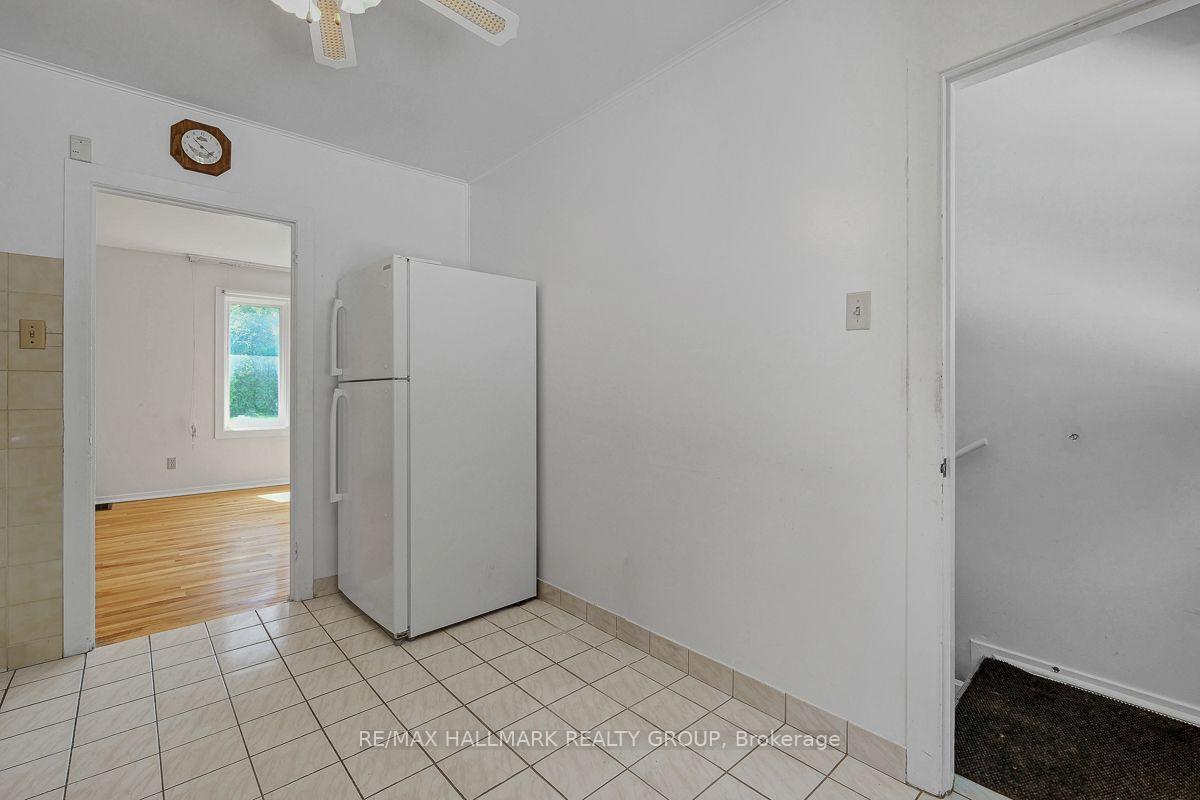 Photo 14 of 212 Anna Avenue, Ottawa, Carlington — HOMEH