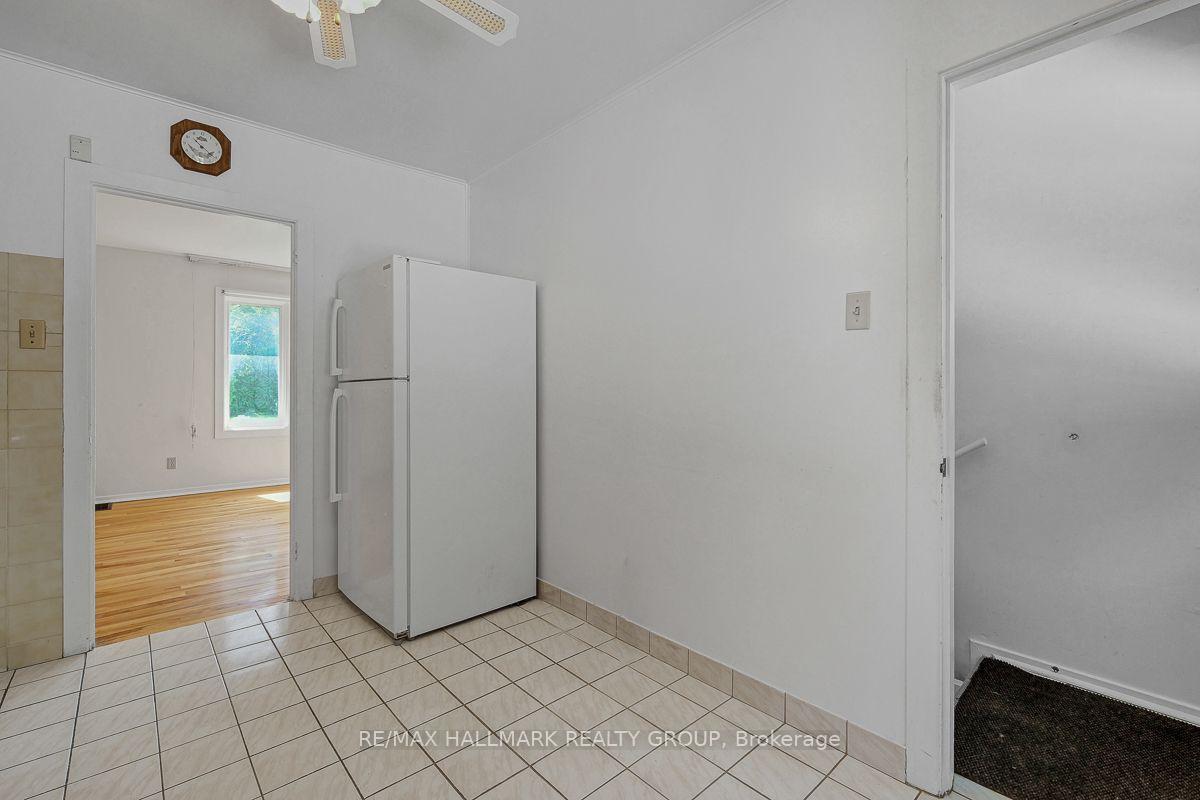 Photo 15 of 212 Anna Avenue, Ottawa, Carlington — HOMEH