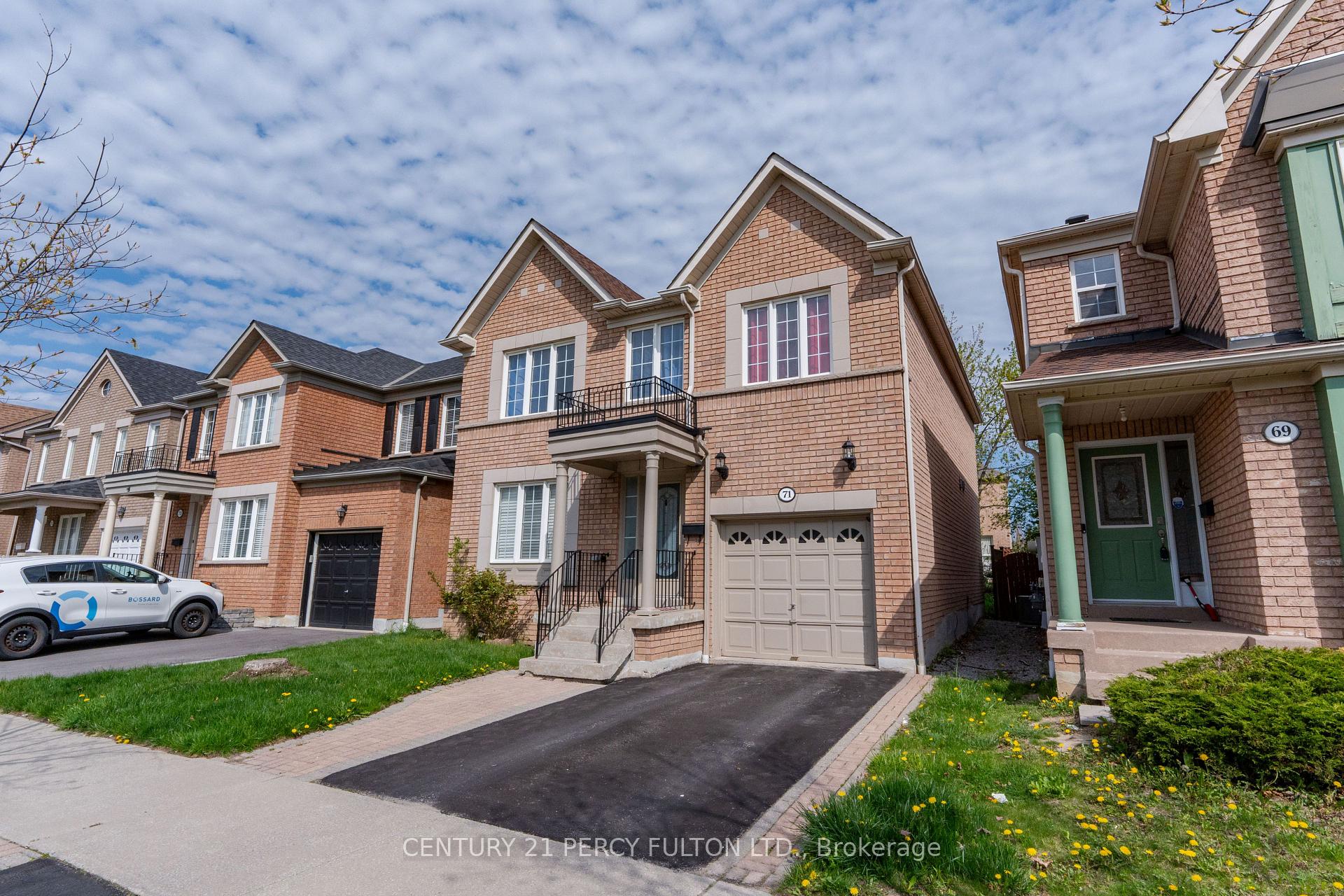 Photo 3 of 71 Armitage Crescent, Ajax, Northwest Ajax — HOMEH