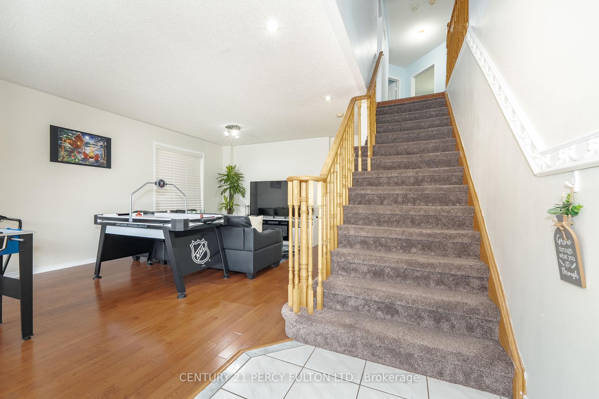 Photo 5 of 71 Armitage Crescent, Ajax, Northwest Ajax — HOMEH