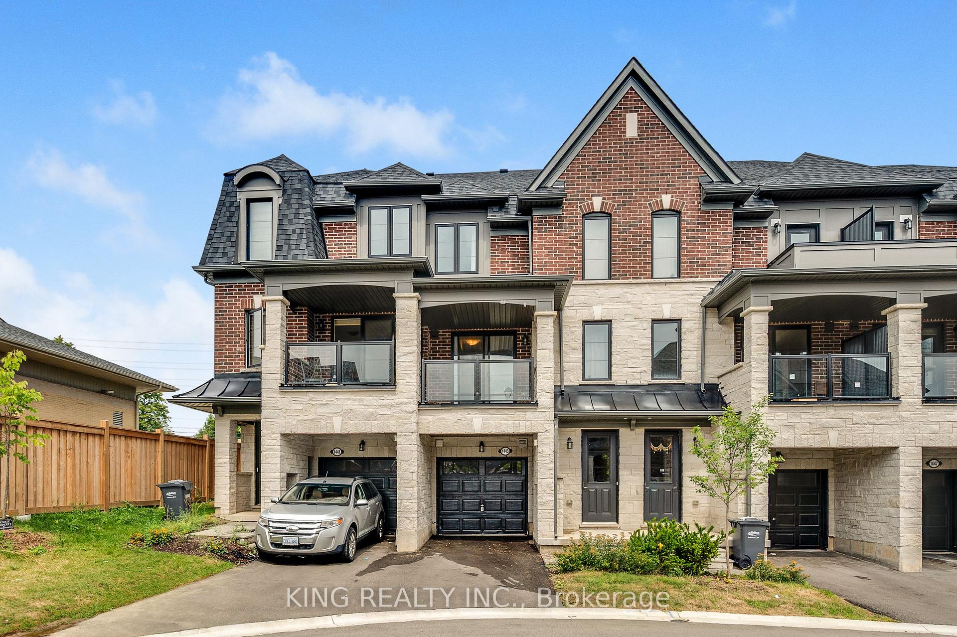 Photo 2 of 1443 National Common, Burlington, Tyandaga — HOMEH
