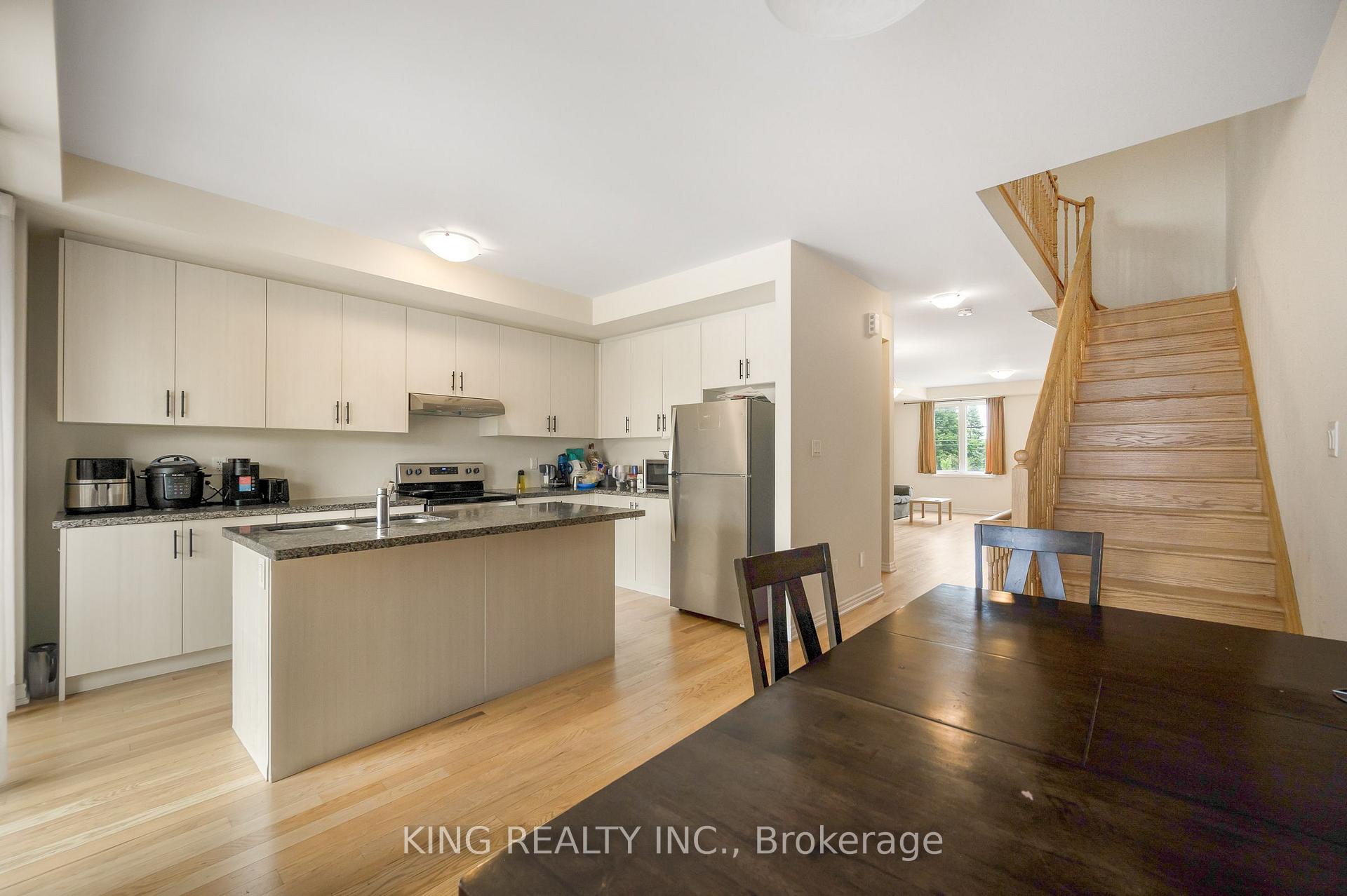 Photo 23 of 1443 National Common, Burlington, Tyandaga — HOMEH